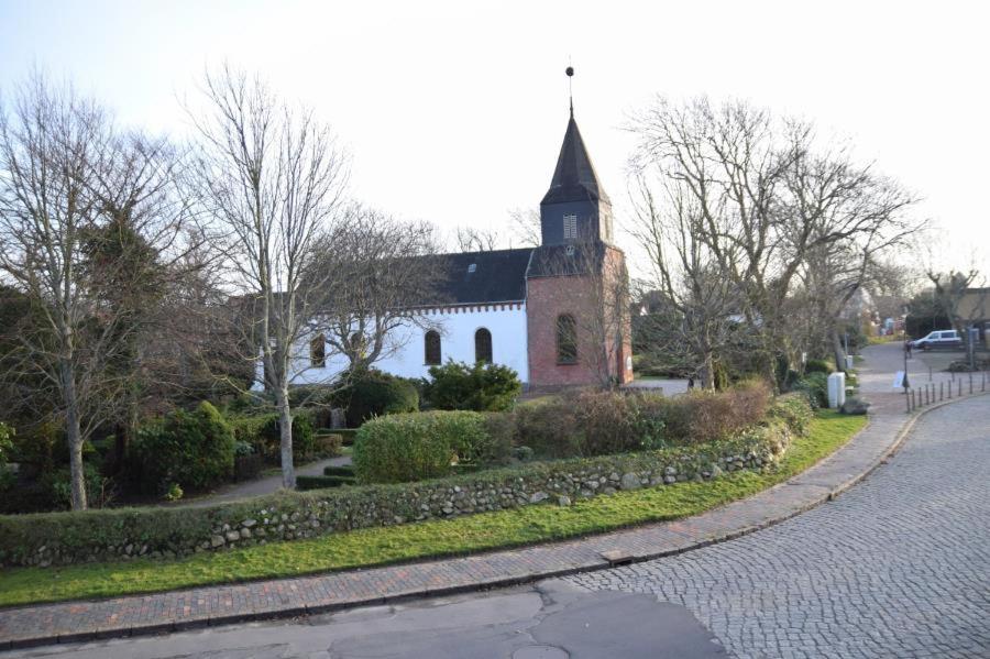 Einfach eingerichtete Masionettewohnung. Westerland Exterior foto